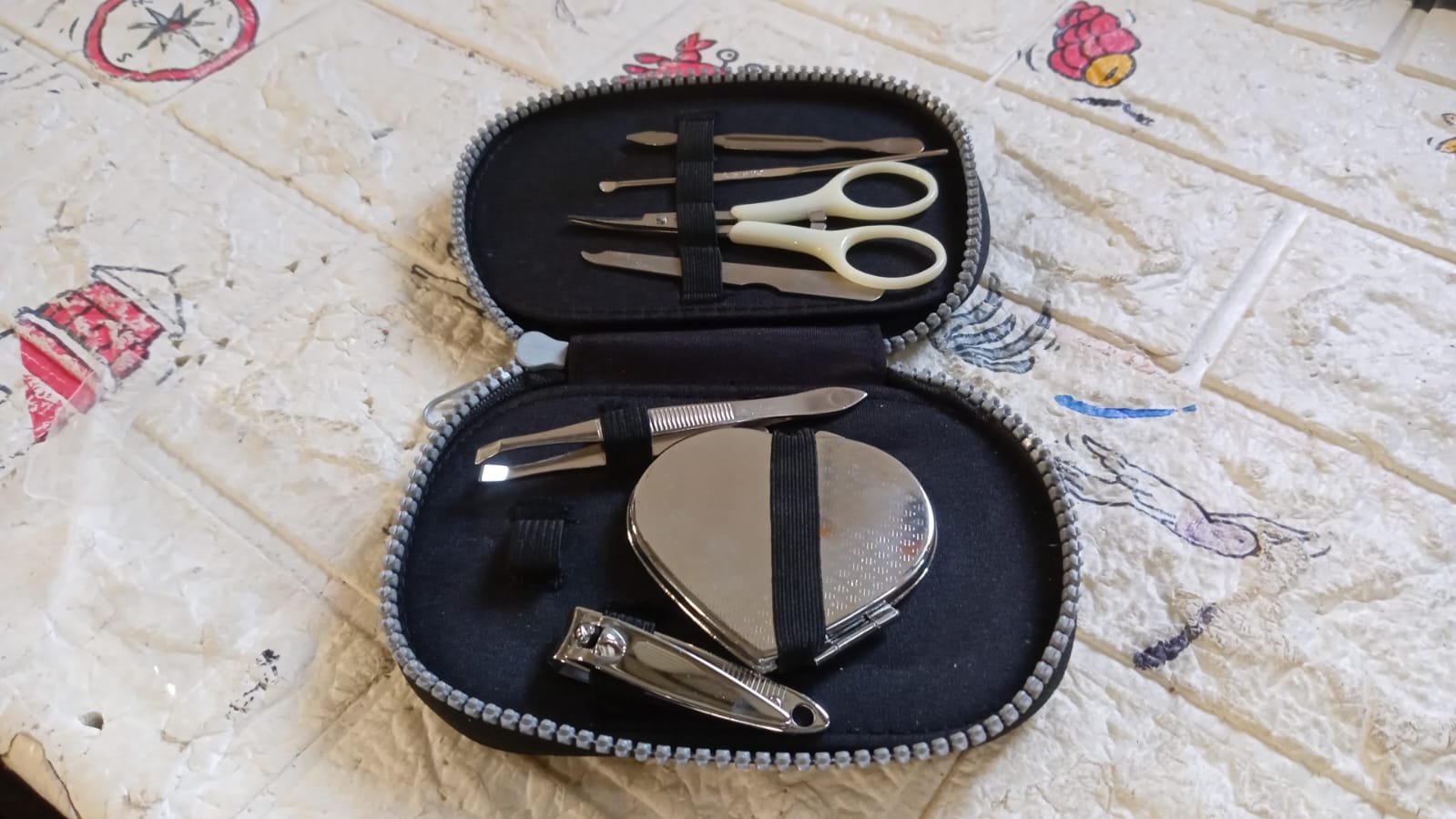 0206 7pc Nail Clipper Kit, Fingernail Clipper, Manicure Set, Stainless Steel Nail Cutter Set ,Manicure Toe Nail Clippers Care Tools with Lightweight and Beautiful Travel Case & Mirror (7Pc Set) 0206 7pc Nail Clipper Kit, Fingernail Clipper, Manicure Set, Stainless Steel Nail Cutter Set ,Manicure Toe Nail Clippers Care Tools with Lightweight and Beautiful Travel Case & Mirror (7Pc Set)